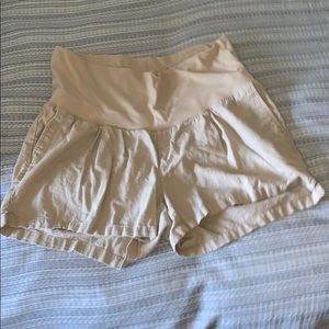 Linen maternity shorts